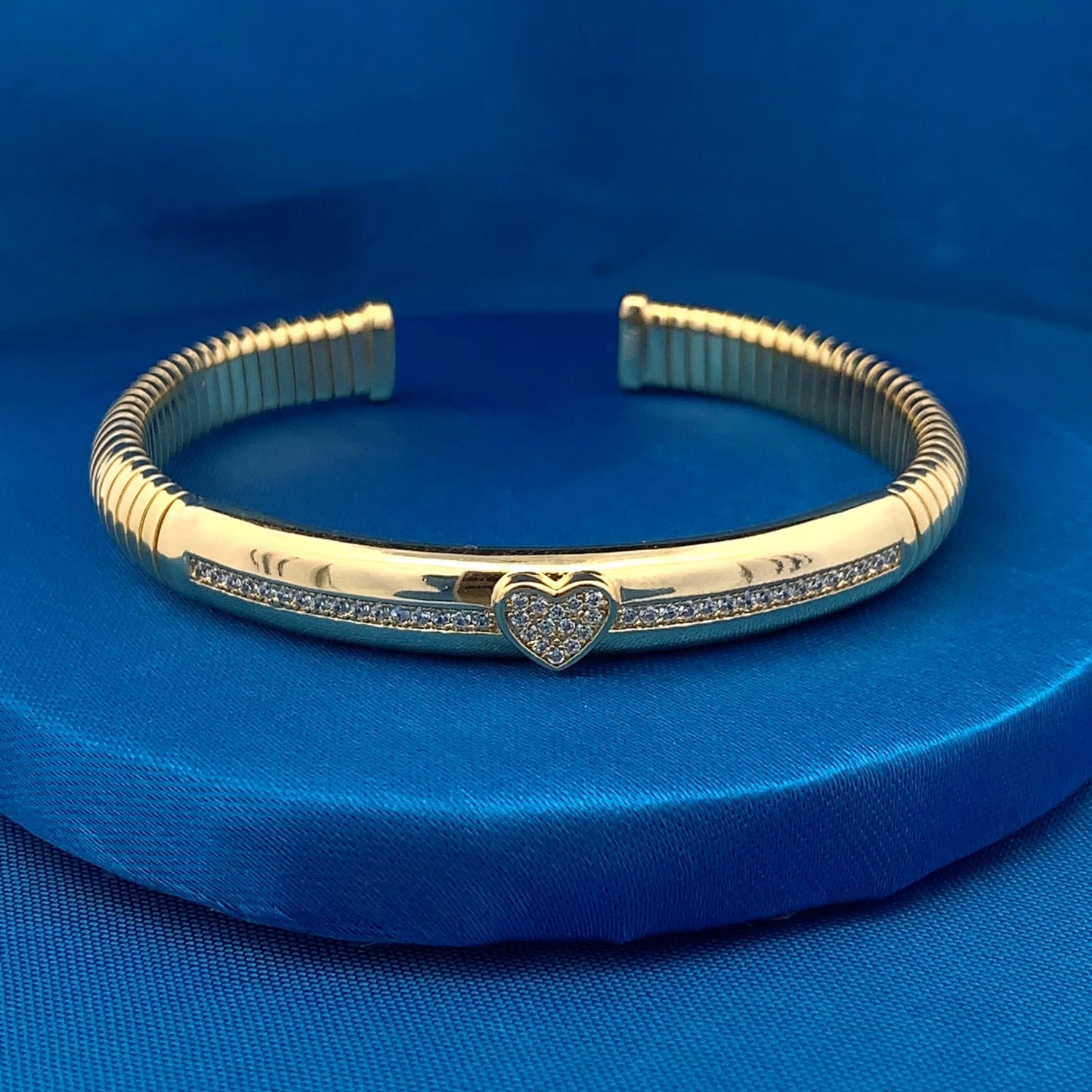 Heart Cobra Bracelet Gold