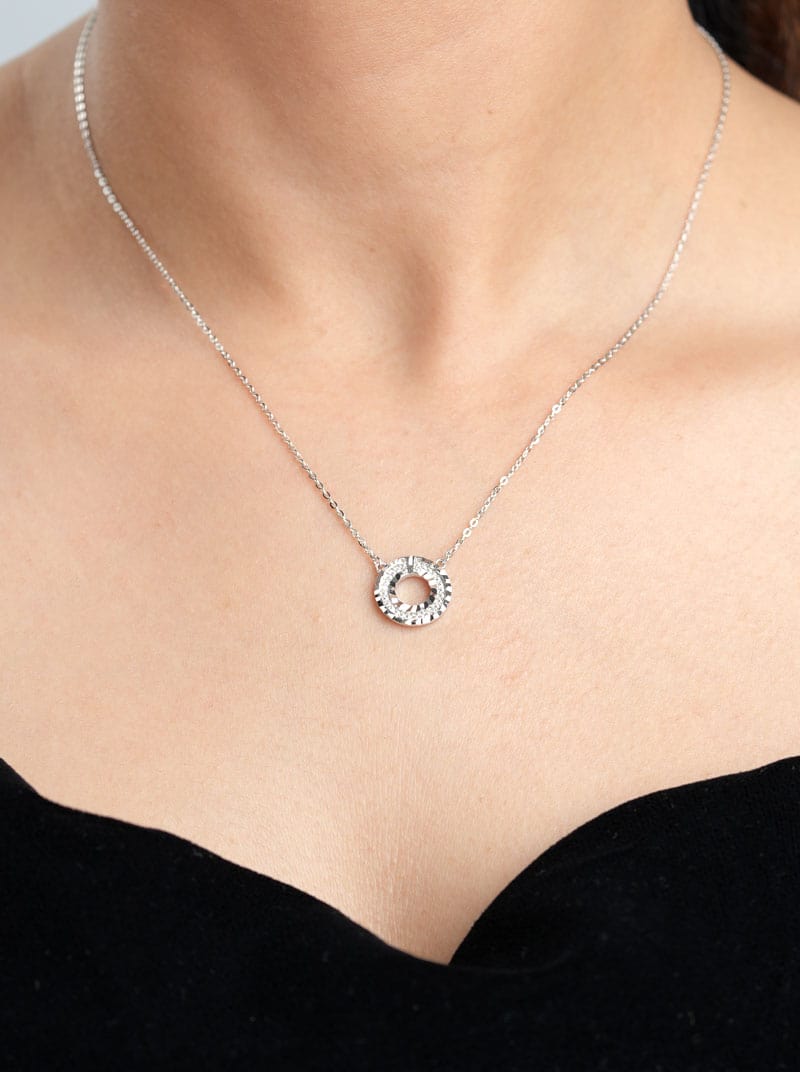 Round Pendant Chain