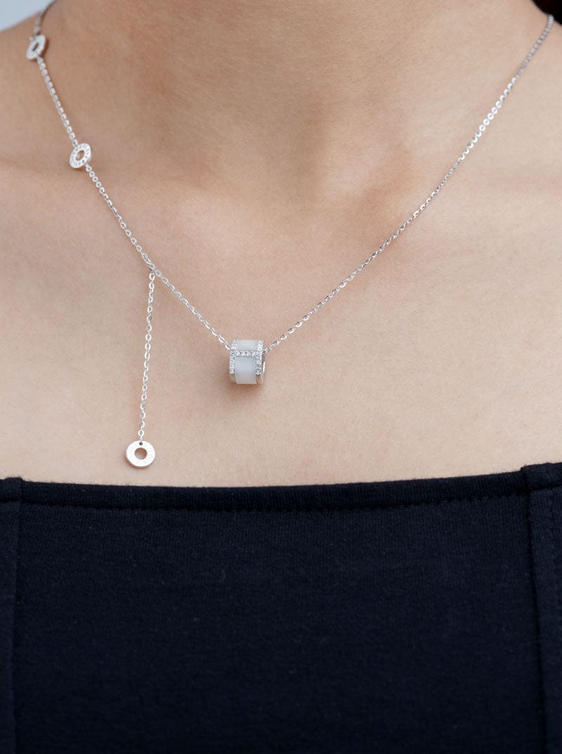 Roll and Circles Pendant Chain