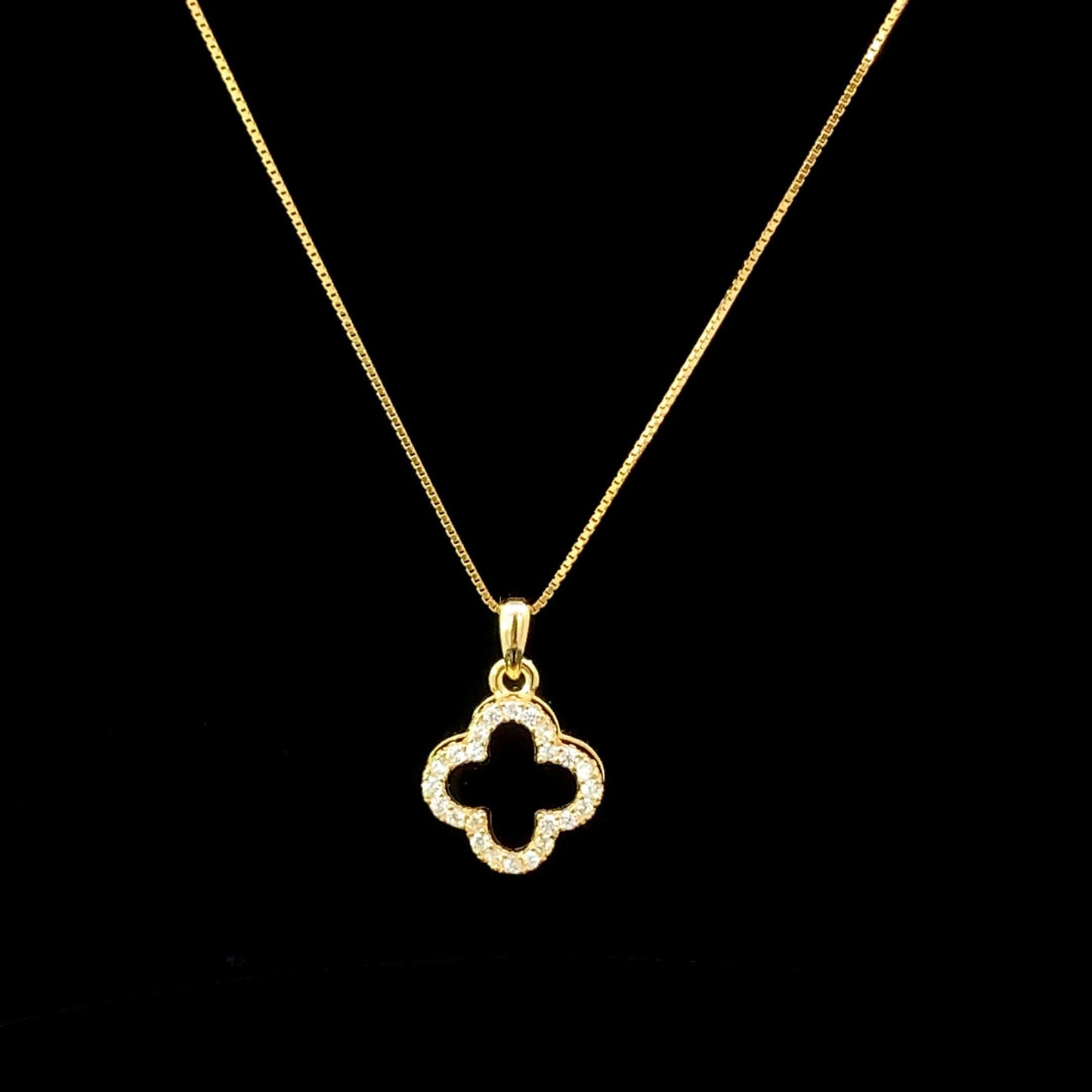 Reversible Black & White Clover Pendant Chain Gold