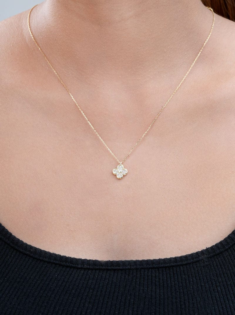 Sparkling Clover Pendant Chain (Pure Silver)