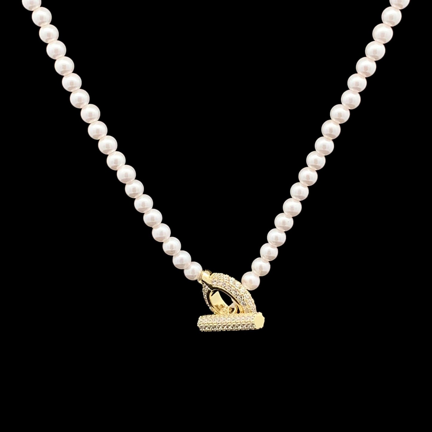 Pearl Beads Interlocking Pendant Chain Gold