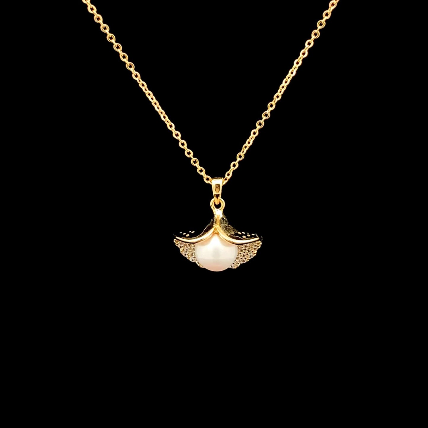 Sea Shell Pearl Pendant Chain Gold