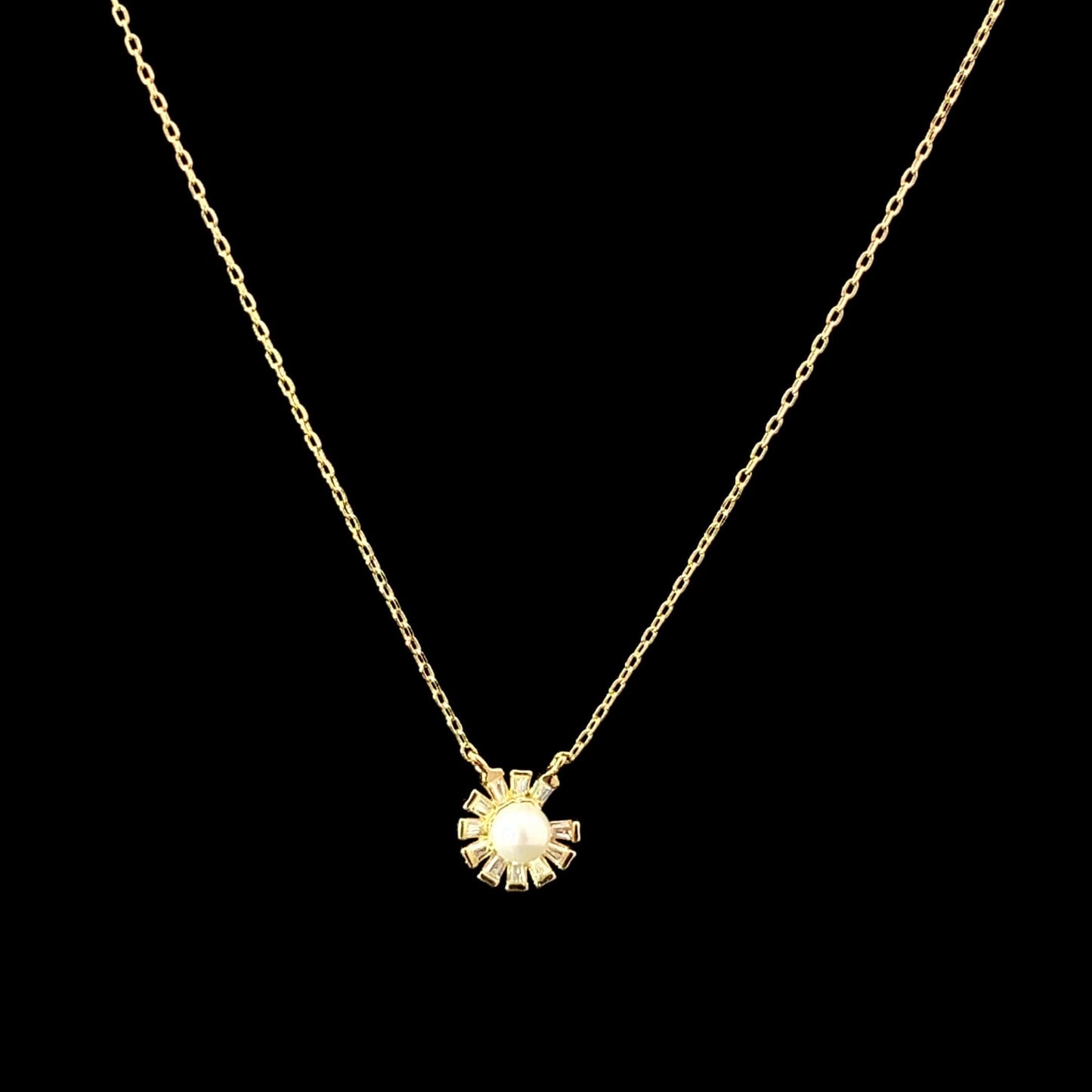 Rays of Pearl Pendant Chain Gold
