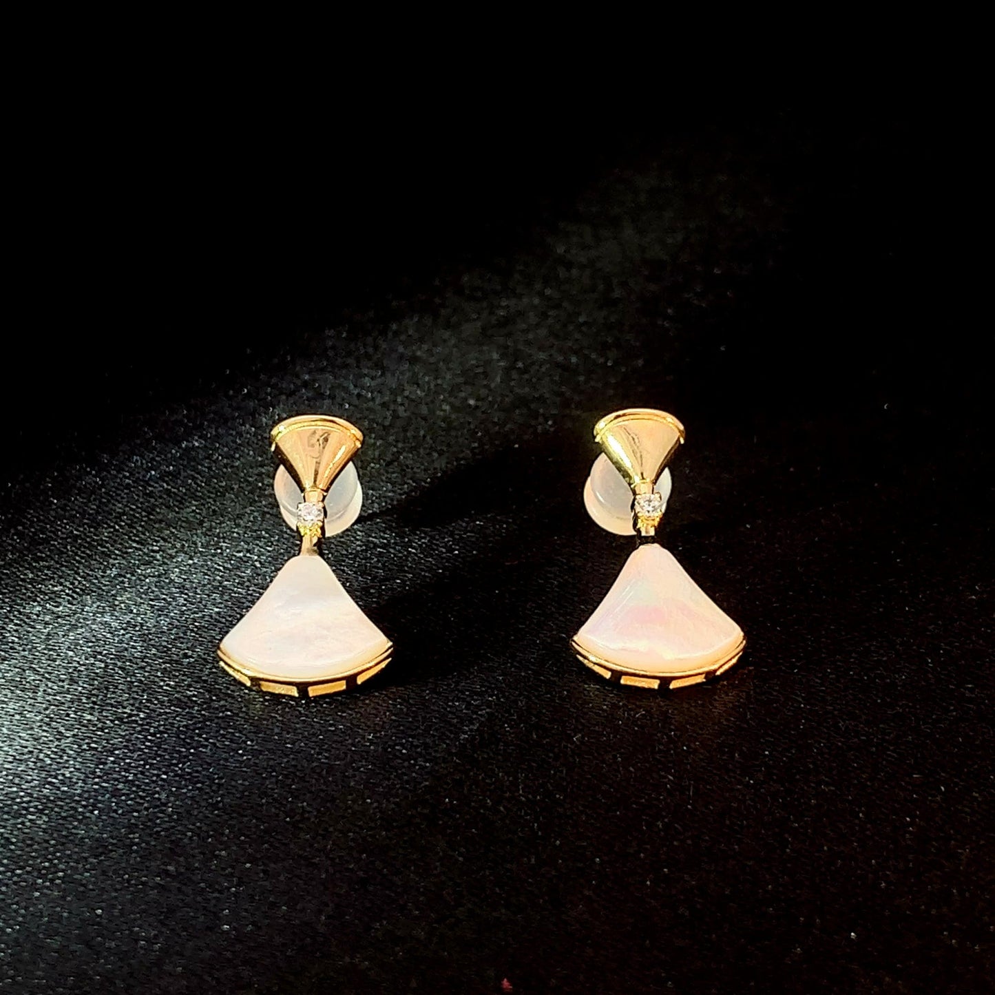 Fanfare Elegance Drop Earrings Gold