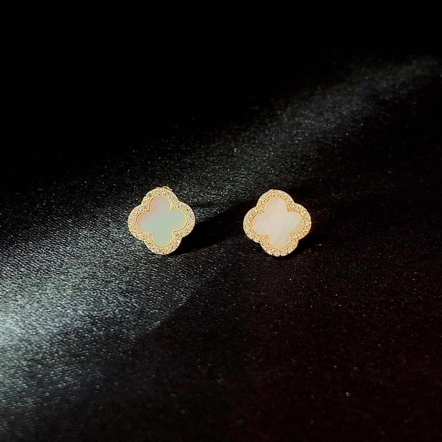Lustrous Clover Stud Earrings Gold