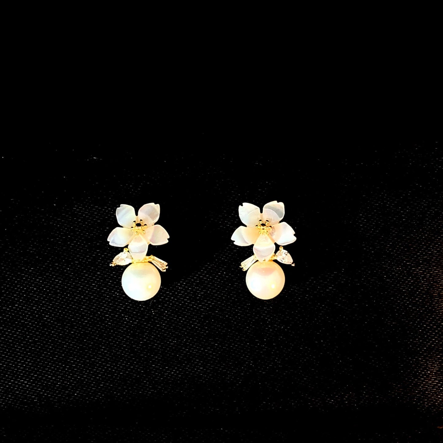 Flower of Pearl Drop Earrings Gold