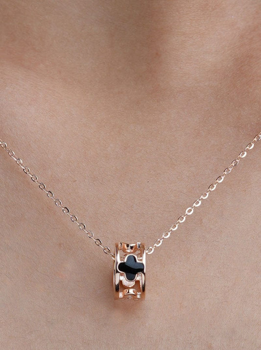 Clover Roll Pendant Chain Rose Gold