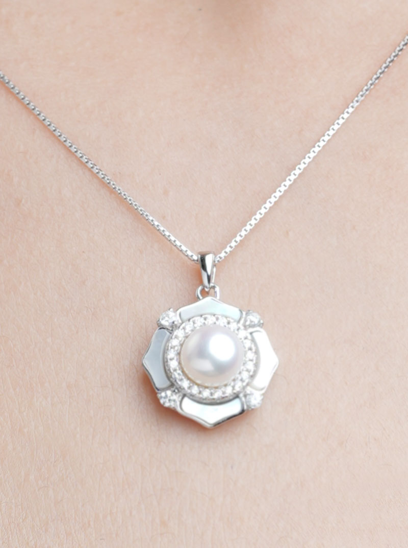 Floral Pearl Pendant Chain Silver