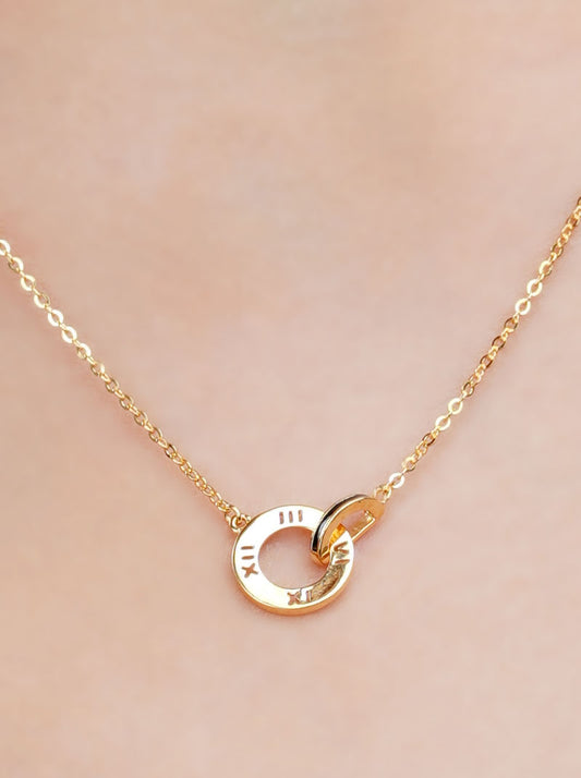 Roman Double Loop Pendant Chain Gold