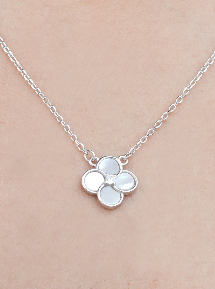 Four Petal Pendant Chain Silver