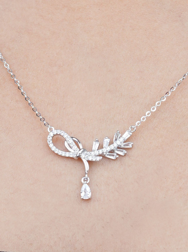 Leafy Ribbon Pendant Chain Silver