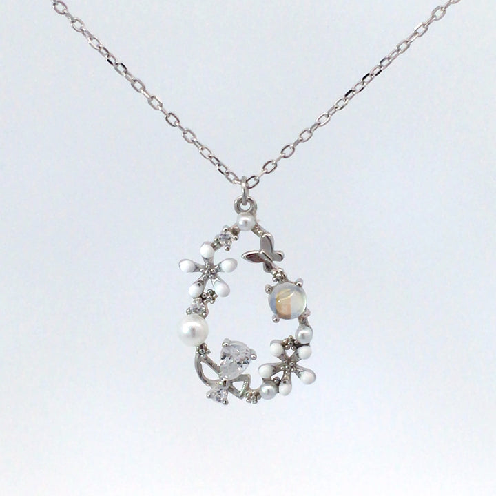 Floral Teardrop Pendant Chain Silver