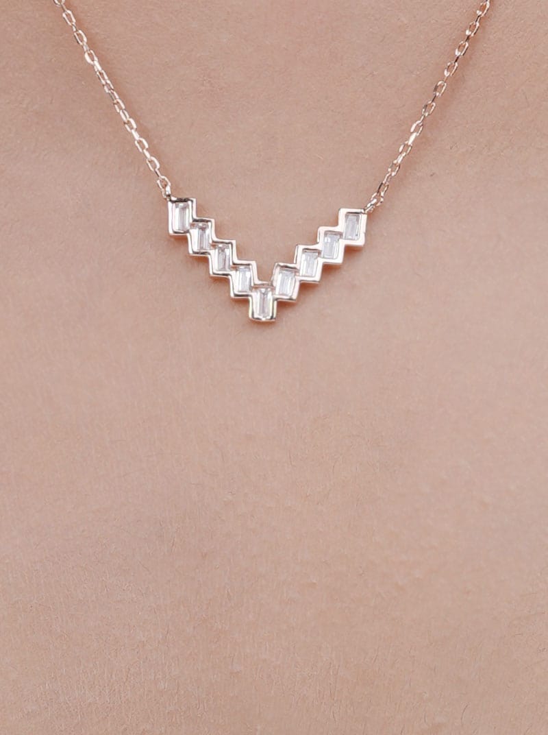 Sleek V Baguette Pendant Chain (Pure Silver)