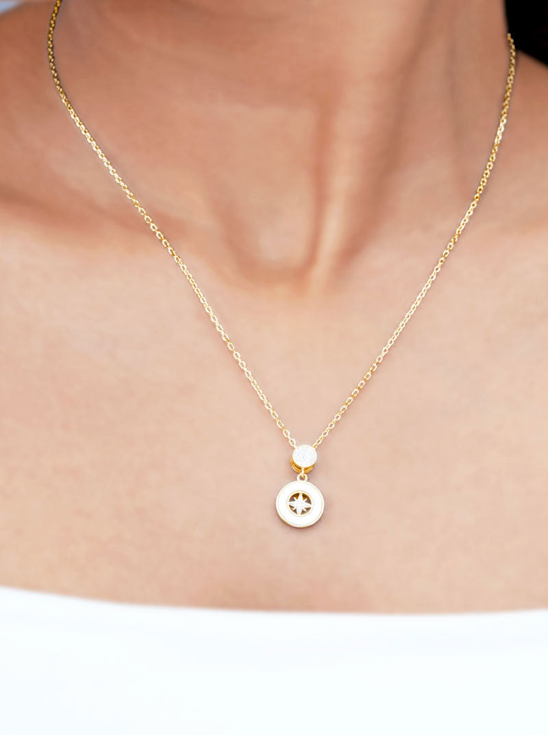 Round Northstar Pendant Chain Gold