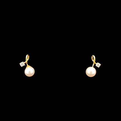 Pearl Essence Drop Earrings Gold