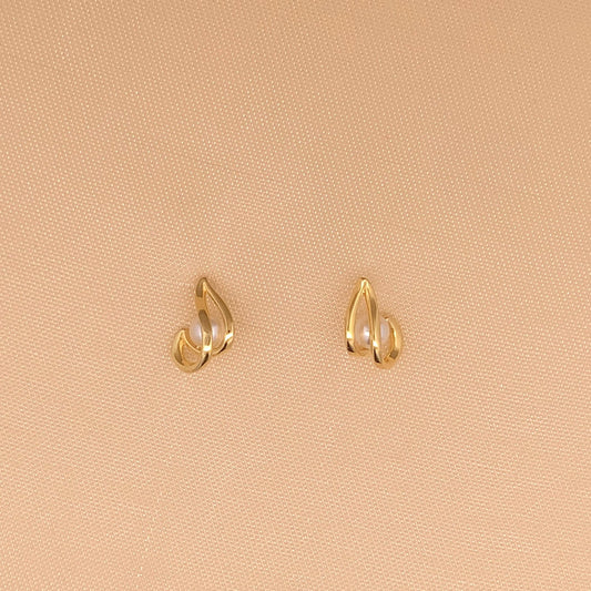 Swirl Pearl Stud Earrings Gold